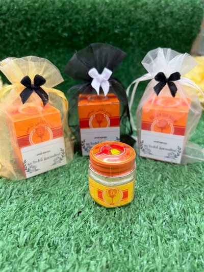 ของชำร่วยงานศพยาหม่องตราถ้วยทอง 12 กรัม พร้อมแพ็คเกจ