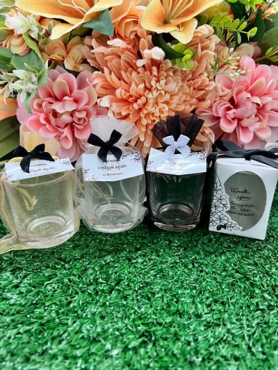 ของชำร่วยงานศพแก้วเป็ก พร้อมถุงไหม / กล่องแพ็ค