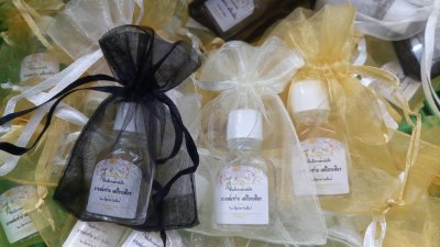 ของชำร่วยพิมเสนน้ำ ขวดวาเป็ก ขนาด 3 CCพร้อมถุงไหม