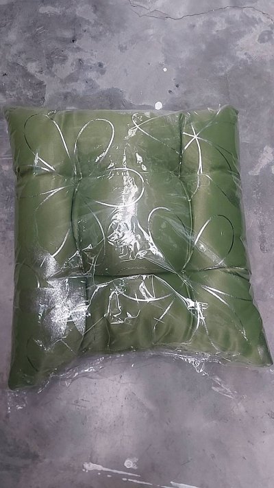 เบาะรองนั่ง 18*18"./สมหมาย