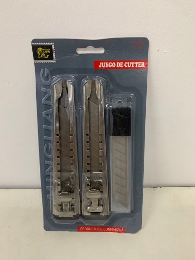 PL-4369#คัตเตอร์+ใบมีดบรรจุ12ชิ้น/แพ็ค ราคา20/ชิ้น