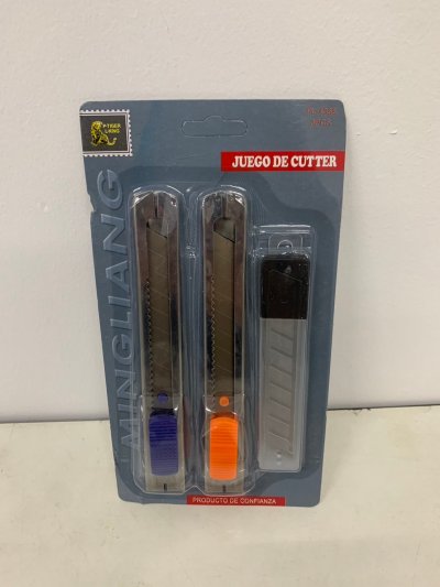 PL-4368#คัตเตอร์+ใบมีดบรรจุ12ชิ้น/แพ็ค ราคา20/ชิ้น