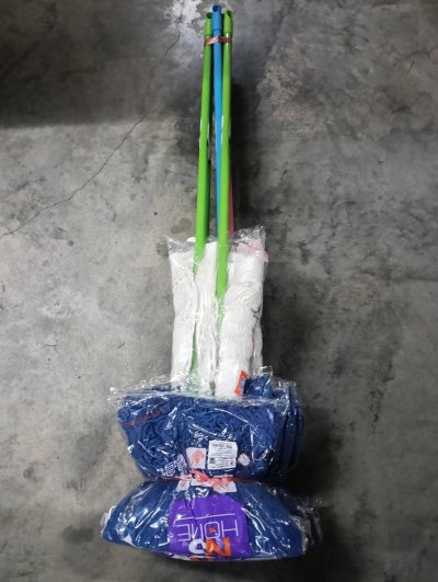 MOP-3512WF#ม็อบหัวหนีบด้ามสี ผ้าน้ำเงิน12" แถมผ้าขาว 6 ชิ้น/แพ็ค ราคา 199 บาท