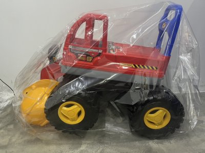 9938#รถตักดินเด็กนั่งมีหมวก คละสี