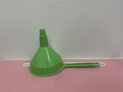 HY609-21 กรวยมีด้ามจับ  12ชิ้น/แพ็ค ราคา10บาท