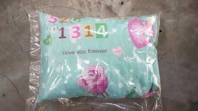 หมอนลายดอกไม้