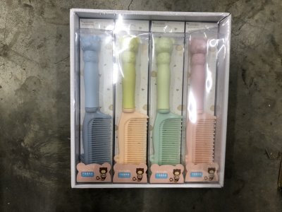 86200#หวีด้ามสัตว์สีหวาน บรรจุ12ชิ้น/แพ็ค ราคา20บาท/ชิ้น