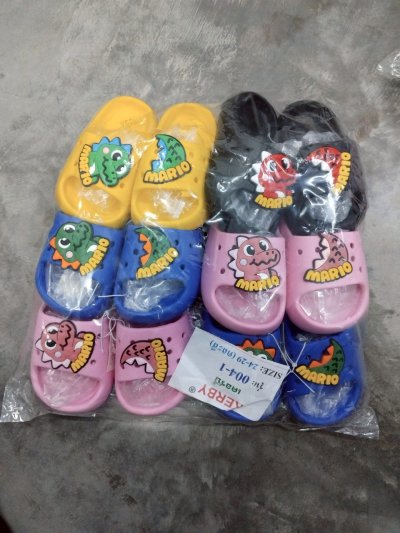 004-1จ-24#รองเท้าคละสี 6ชิ้น/แพ็ค ราคา109บาท