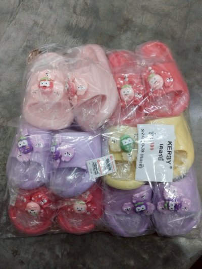 C.300/30#รองเท้าคละสี 6ชิ้น/แพ็ค ราคา129บาท