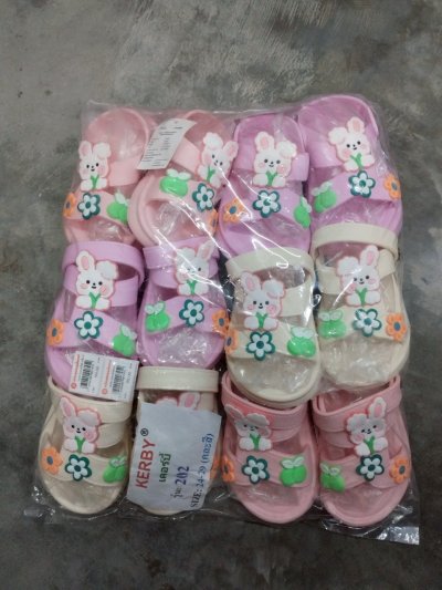 202จ/24#รองเท้าคละสี 6ชิ้น/แพ็ค ราคา99บาท