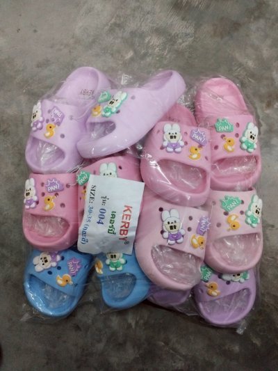 004จ-30#รองเท้าคละสี 6ชิ้น/แพ็ค ราคา109บาท