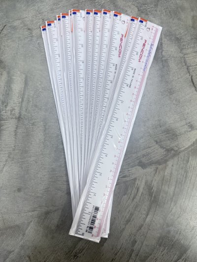 ไม้บรรทัด 30เซ็นติเมตร 12 ชิ้น / โหล ราคา 5 บาท