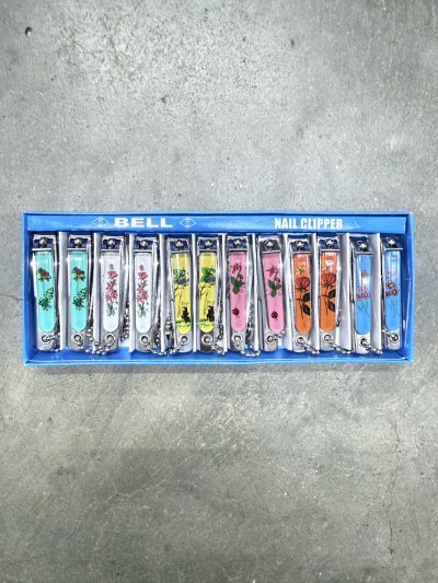 กรรไกรตัดเล็บ 12 ชิ้น /โหล ราคา 20 บาท