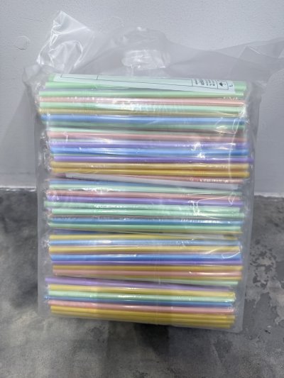 หลอดงอ 6มม. ฟิล์มคละสี250เส้น 5 ชิ้น/ แพ็ค  ราคา25 บาท