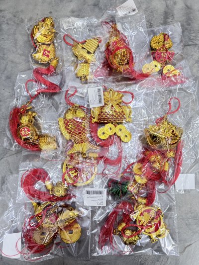 057-5#ป้ายทองมงคลเล็ก คละแบบ 12 ชิ้น /โหล ราคา 15 บาท