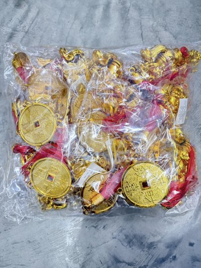 โมบายก้อนทองมงคล 12 ชิ้น /โหล ราคา 25 บาท