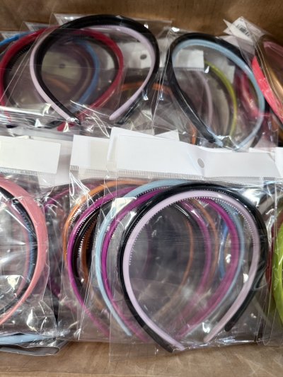 ที่คาดผม 12 ชิ้น /โหล ราคา 15 บาท