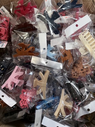 กิ๊บหนีบผม  12 ชิ้น /โหล ราคา 15 บาท