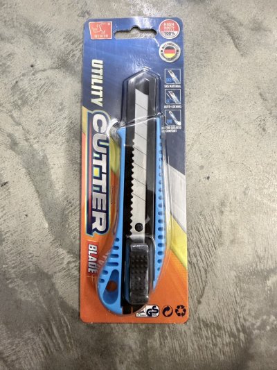 DS16925#มีดคัตเตอร์ อเนกประสงค์ 12 ชิ้น /โหล ราคา 20 บาท