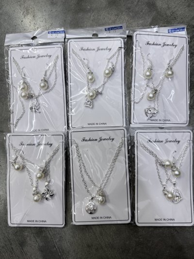 LY-82645#สร้อยคอ+ต่างหู 12 ชิ้น /โหล ราคา 19 บาท