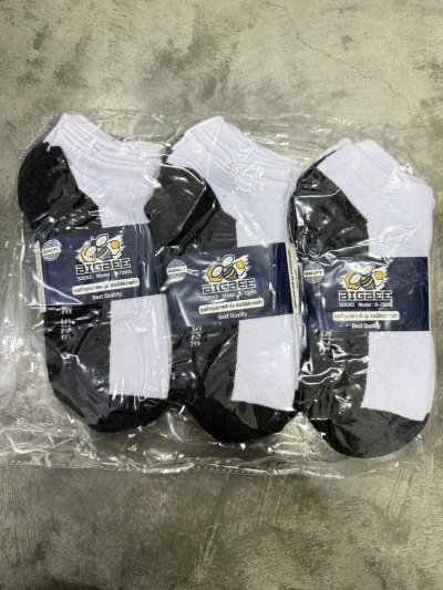 B-73000#ถุงเท้านักเรียนข้อสั้นพื้นดำ 12 ชิ้น /แพ็ค ราคา 10 บาท