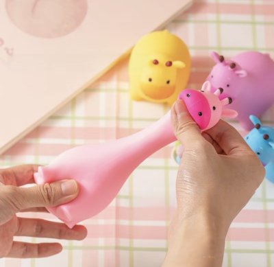 B2445#ตุ๊กตามือบีบรูปยีราฟ 12ชิ้น /โหล ราคา 10 บาท