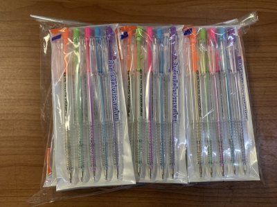 ปากกากดCYP9นง.ด้ามใสใส้2สี บรรจุ12ชิ้น/แพ็ค ราคา20/ชิ้น