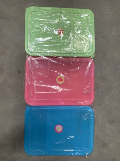 T1010กล่องอาหารเด็ก+ช้อน บรรจุ12ชิ้น/แพ็ค ราคา15บาท/ชิ้น