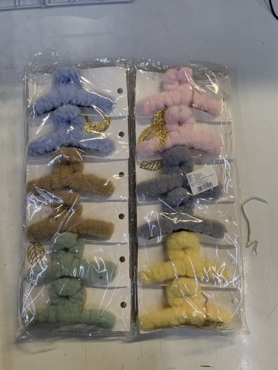 81532#กิ๊บหนีบผมขนปุย 11cm 12ชิ้น/แพ็ค ราคา20บาท