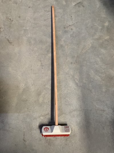 แปรงบรูมกลางขนPPตราสมอ บรรจุ6ชิ้น/มัด ราคา69บาท/ชิ้น