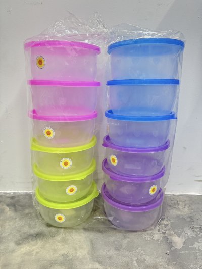 11#กล่องกลมซุปเปอร์แมน./ชัดเจน 12ชิ้น/ โหล ราคา 15 บาท