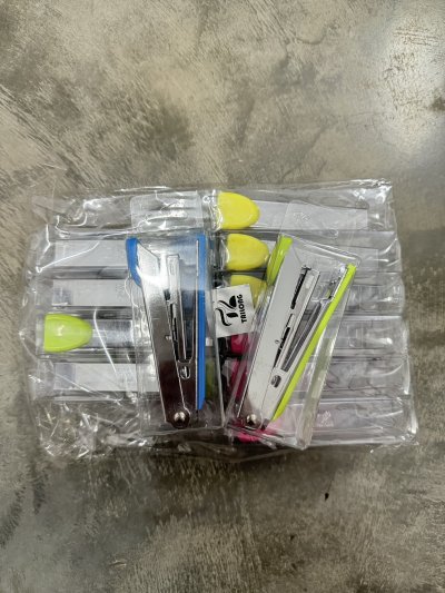 21003#แม็กเย็บกระดาษ 12ชิ้น/ โหล ราคา 20 บาท