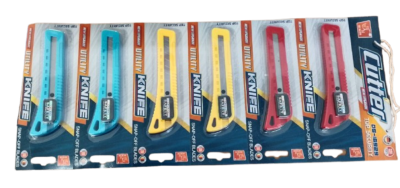 DS16929#มีดคัตเตอร์คละสี 12ชิ้น/แพ็ค ราคา 20 บาท