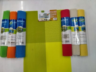 แผ่นกันลื่น คละแบบ 0110 บรรจุ 12ชิ้น/แพ็ค ราคา 20บาท/ชิ้น