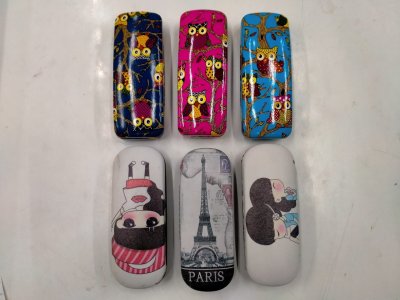 กล่องใส่แว่นตา คละแบบบรรจุ 12ชิ้น/แพ็ค  ราคา 20บาท/ชิ้น