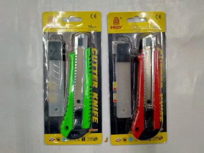 A134-17 คัตเตอร์+ใบมีดบรรจุ12ชิ้น/แพ็ค ราคา20/ชิ้น