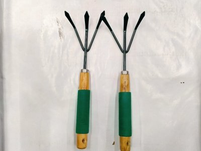 A128-29#คราดพรวนดินด้ามยาง บรรจุ12ชิ้น/แพ็ค ราคา20/ชิ้น