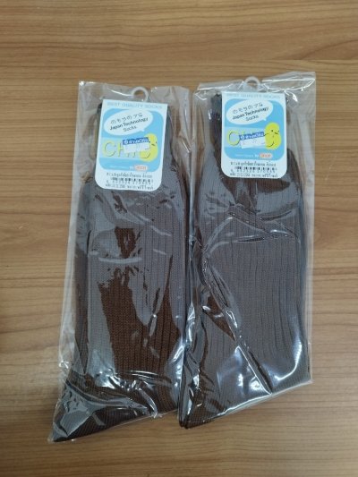 BCA/B#ถุงเท้าข้อยาวไหมพรมสีน้ำตาล แพ็ค 12 ชิ้น ราคา 35 บาท