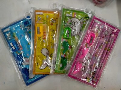 ชุดเครื่องเขียน คละแบบ บรรจุ12ชิ้น/แพ็ค ราคา20บาท/ชิ้น