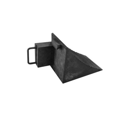 RUBBER WHEEL CHOCK 180 x 200 x 250 MM