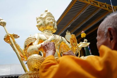 จันทบุรี : ชุดศาลพระพรหม ศาลพระภูมิ ศาลเจ้าที่ ติดกระจกเต็ม กระจกนอกพิเศษอย่างดี