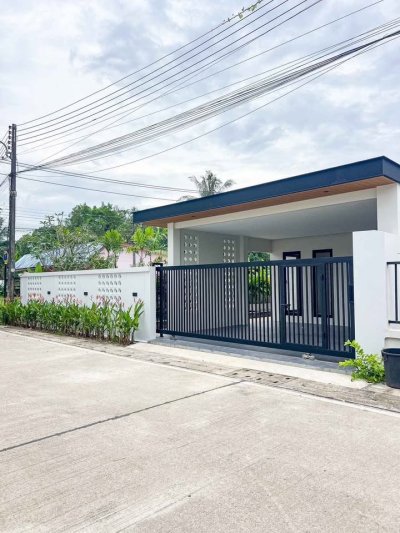 เชิงทะเล พูลวิลล่า Choeng Thale Pool Villa 174 Sqm