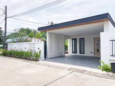 เชิงทะเล พูลวิลล่า Choeng Thale Pool Villa 174 Sqm