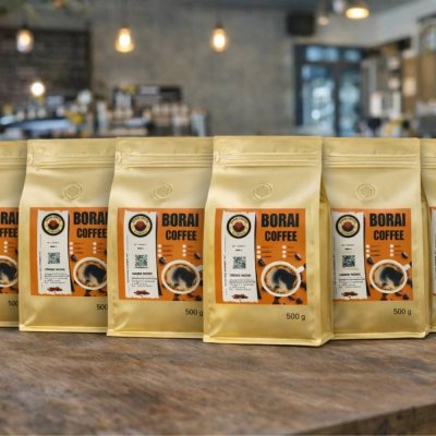 4 กิโลกรัม กาแฟโรบัสต้าบ่ม (Yeast-Fermented Robusta Coffee – Medium Roast) จากบ่อไร่ ตราด โทนไวน์ผลไม้สุกอ่อน ๆ ช็อกโกแลตและคาราเมล รสนุ่ม มีมิติ