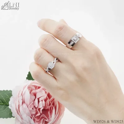 รูปมือ แหวนเพชรคู่ WD526 & WD923