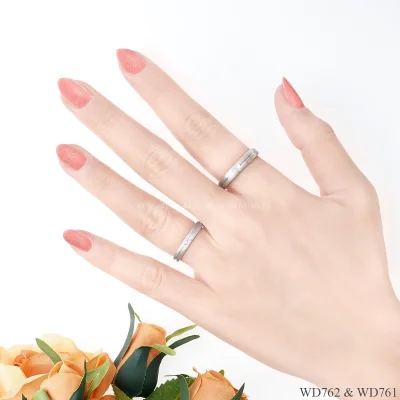 รูปมือ แหวนเพชรคู่ WD762 & WD761 รูปมือ แหวนเพชรคู่ WD762 & WD761