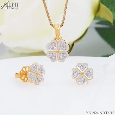 เซตต่างหู จี้เพชรใบโคลเวอร์ YD1924 & YD912 เซตต่างหู จี้เพชรใบโคลเวอร์ YD1924 & YD912