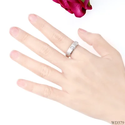 รูปมือ WD379 แหวนเพชรเม็ดเดียว แรขนแมว รูปมือ WD379 แหวนเพชรเม็ดเดียว แรขนแมว