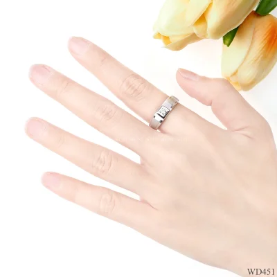 รูปมือ WD451 แหวนเพชรเม็ดเดียว แรขนแมว รูปมือ WD451 แหวนเพชรเม็ดเดียว แรขนแมว