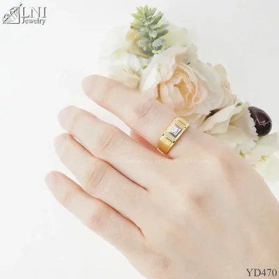 รูปมือ YD470 แหวนเพชรเม็ดเดียว แรขนแมว รูปมือ YD470 แหวนเพชรเม็ดเดียว แรขนแมว
